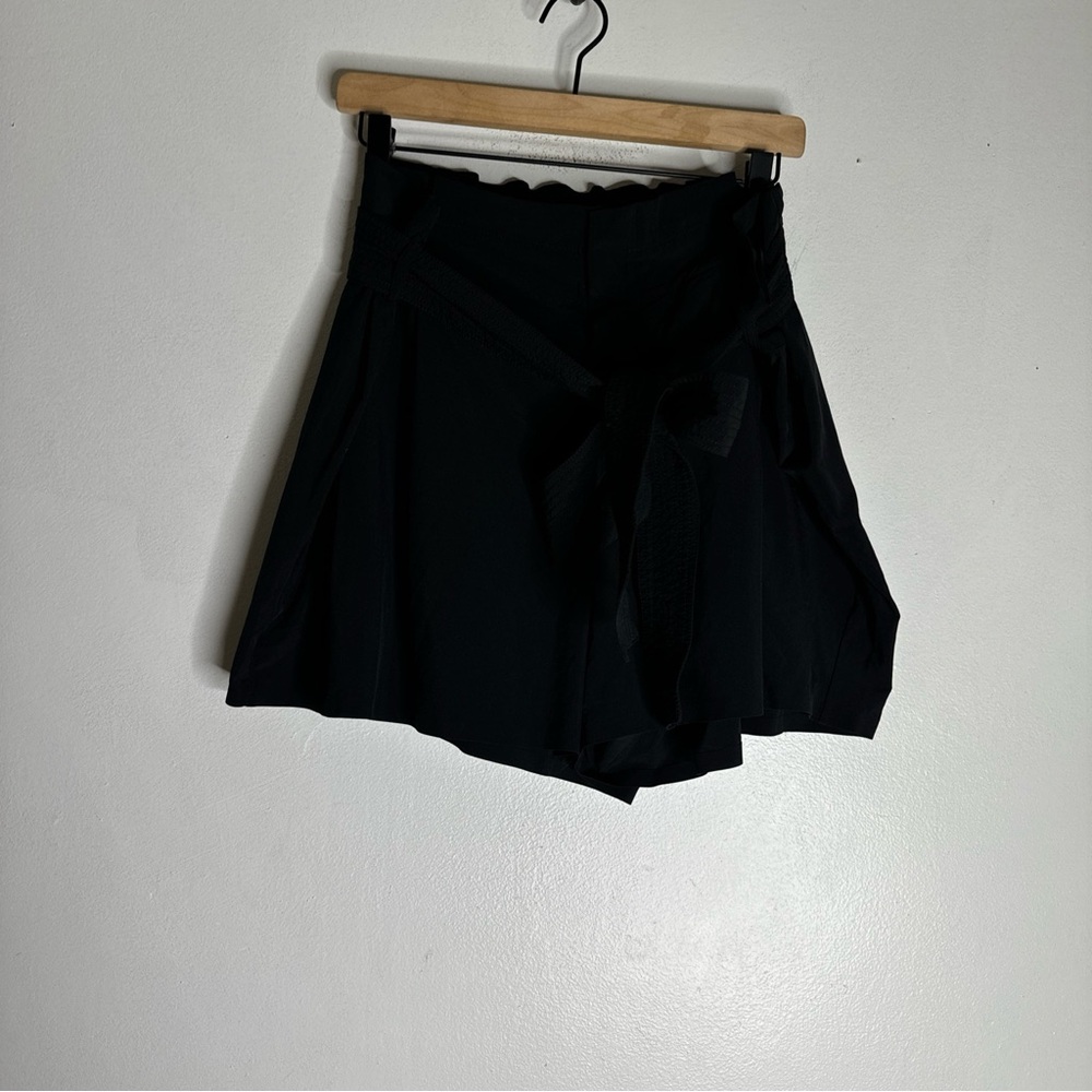 Athleta Skyline Short II Elastic Waist Stretch Lightweight Belted Black Sz 20 CP
